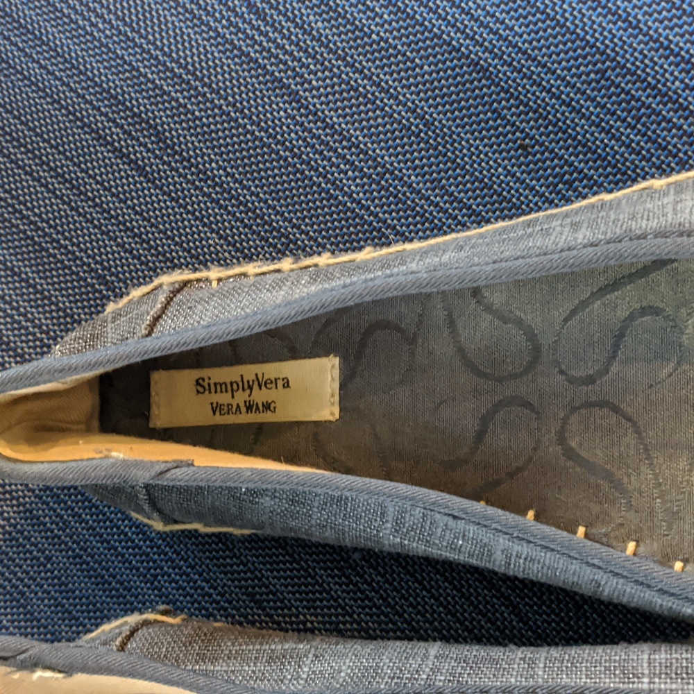 Simply Vera Vera Wang Jeweled Flats - Sz 7 - Picture 2 of 8